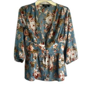 Lulu's 3/4 Sleeve Blue Floral Peplum Vneck Boho Blouse Size Medium‎